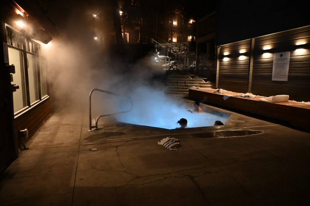 Buffalo Mountain Lodge hot tub